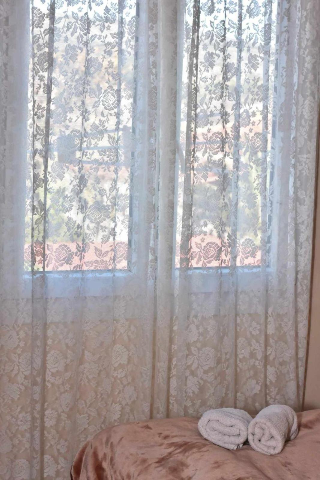 Μοντέρνα Εξοχική Κατοικία Στην Κωμη Komi  エクステリア 写真